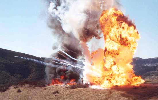 20060717223855-explosion-l.jpg