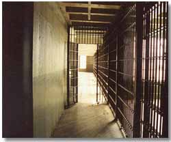 20061108161943-prision.jpg