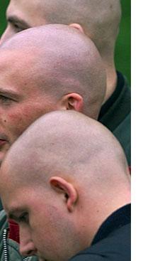 20061127162414-skinhead.jpg