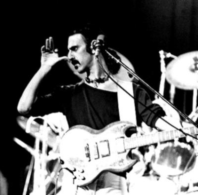 20090815132144-zappa.jpg